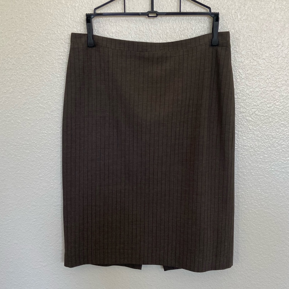 Banana Republic pencil skirt ( size 4)